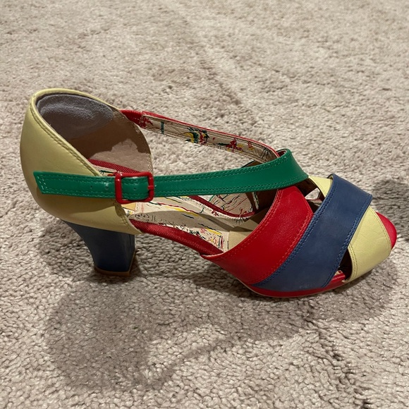 Miss L- Fire Vibrant Red Yellow and Green Leather Sandals with Peep-Toe Design - Picture 2 of 3